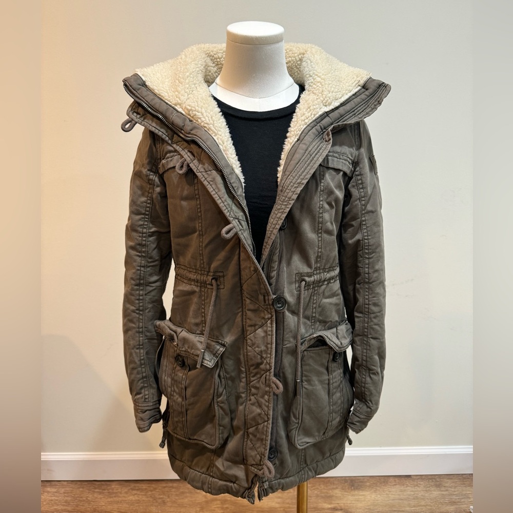 Abercrombie & Fitch Cream Sherpa Jacket